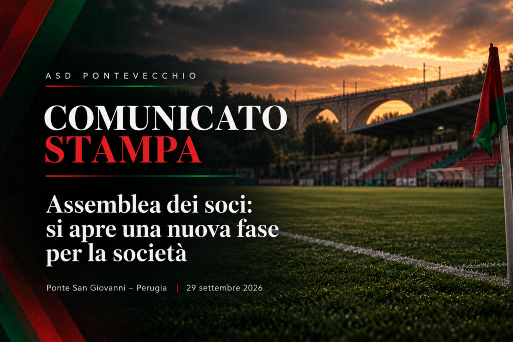 Copertina del comunicato ASD Pontevecchio con campo da calcio e tribuna rossoverde al tramonto, bandierina d’angolo e storico ponte ferroviario sullo sfondo.