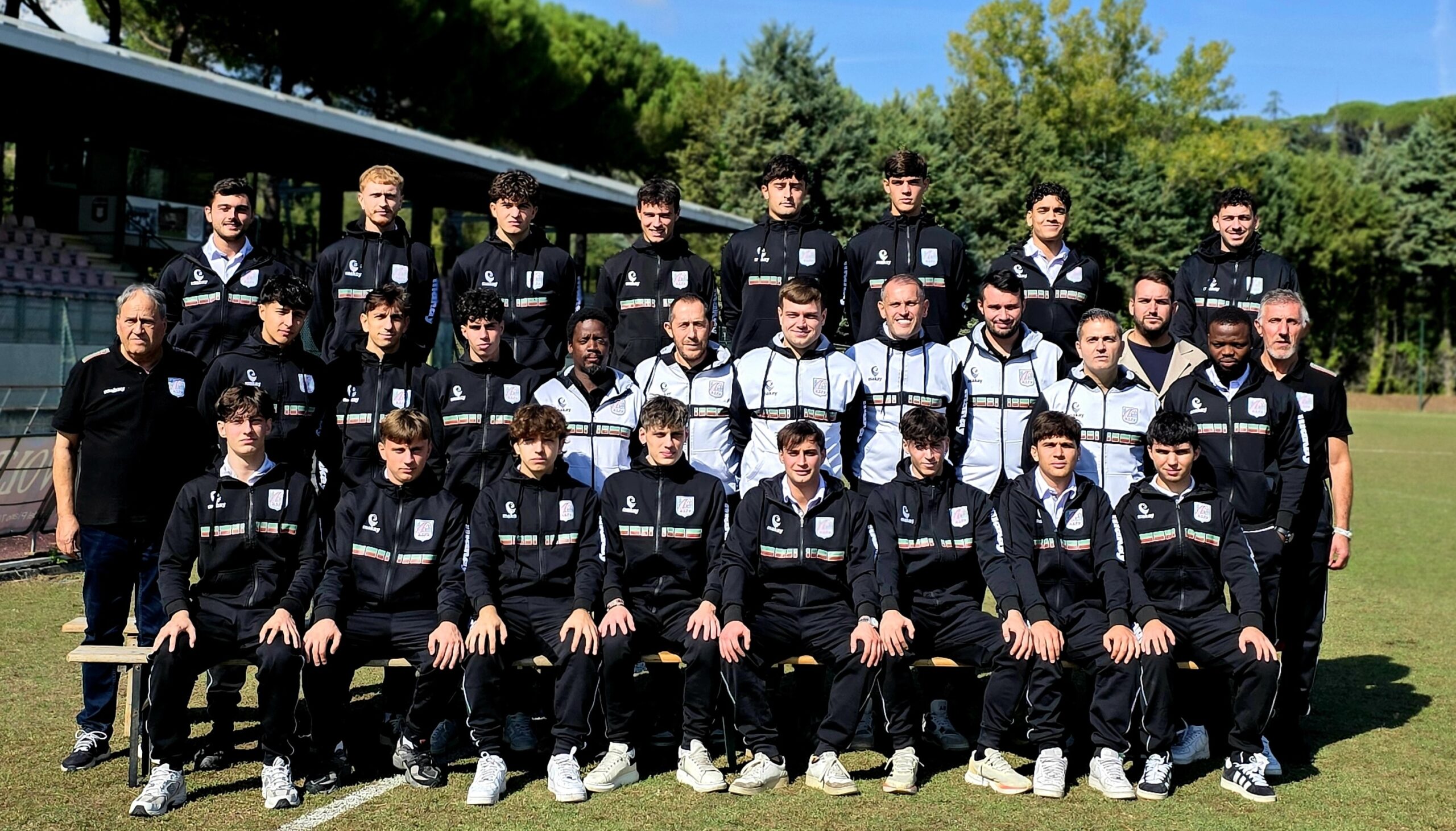 immagine che vede tutta la prima squadra della AS Pontevecchio della stagione 2026 2027